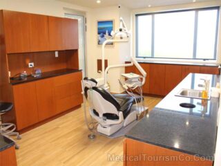 Dentaris Dental Clinic in Cancun