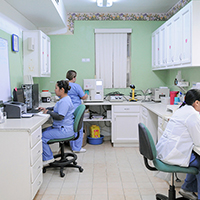 Laboratorio en la clínica de adelgazamiento del Dr. Villarreal